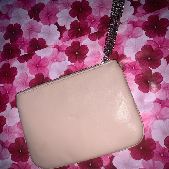 Express Beautiful Wrist-let wallet . - Picture 7 of 17